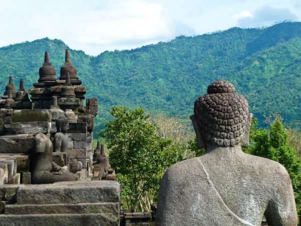 Храм в Индонезии