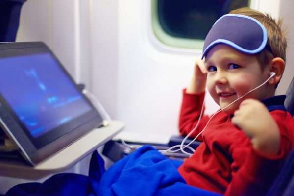 Ребёнок в самолёте