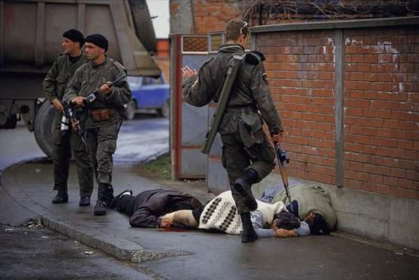 Солдаты на улицах Сараево