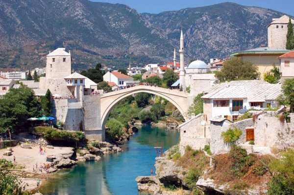 Каменный мост в боснийском городе