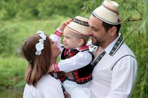 Семья в Румынии