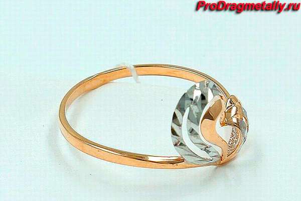 Золотое кольцо с родированным сердечком